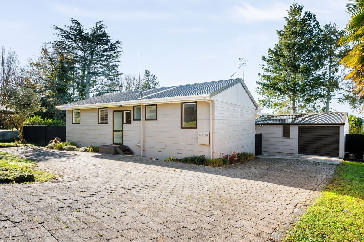 39 Winning Terrace, Dinsdale, Hamilton - Carousel 1