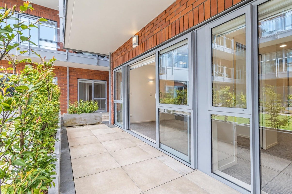 127/4 Wagener Place, Mount Albert, Auckland - Carousel 2