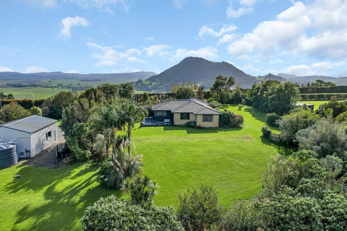 431 Apotu Road, Kamo - Carousel 1