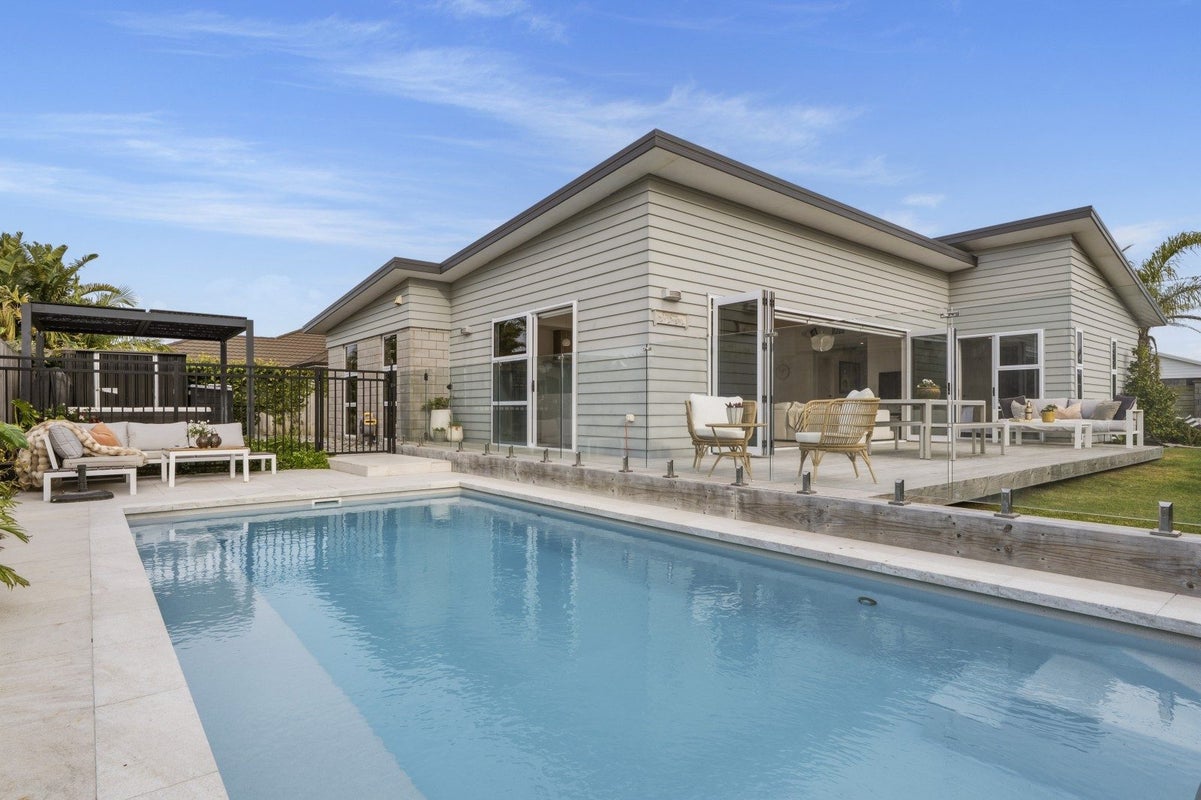 25 Coutts Street, Papamoa Beach, Papamoa - Carousel 1