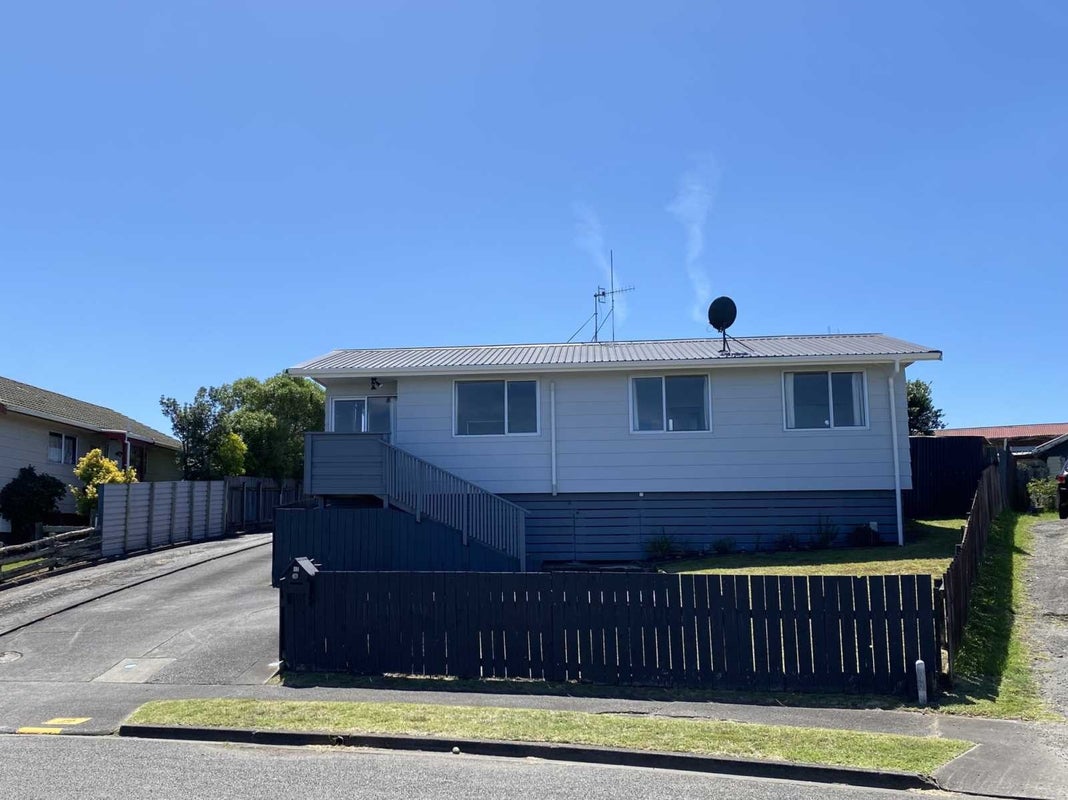 12 Karyn Street, Castlecliff, Whanganui - Carousel 1