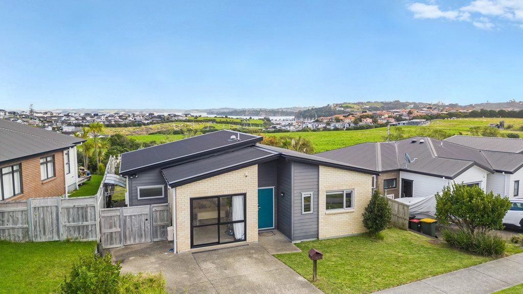 51 Cape Cod Drive, Gulf Harbour, Whangaparaoa - Carousel 1