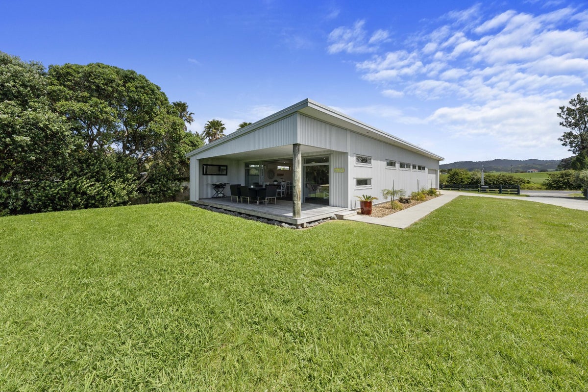 1158 East Coast Road, Pokeno - Carousel 1