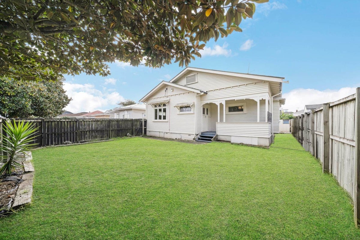 5 Chelsea Avenue, Otahuhu, Auckland - Carousel 1