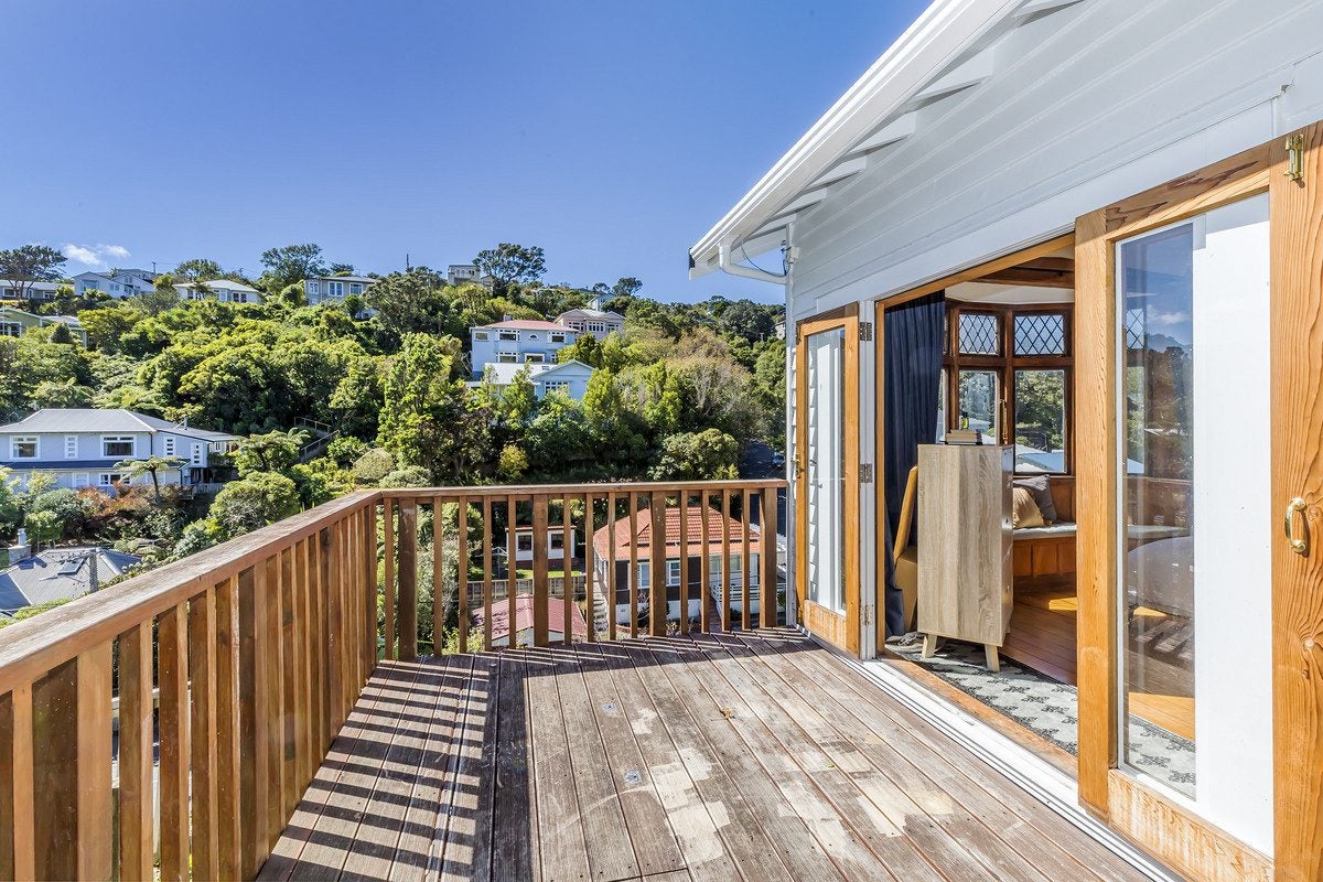 6 Tiketike Way, Brooklyn, Wellington - Carousel 1