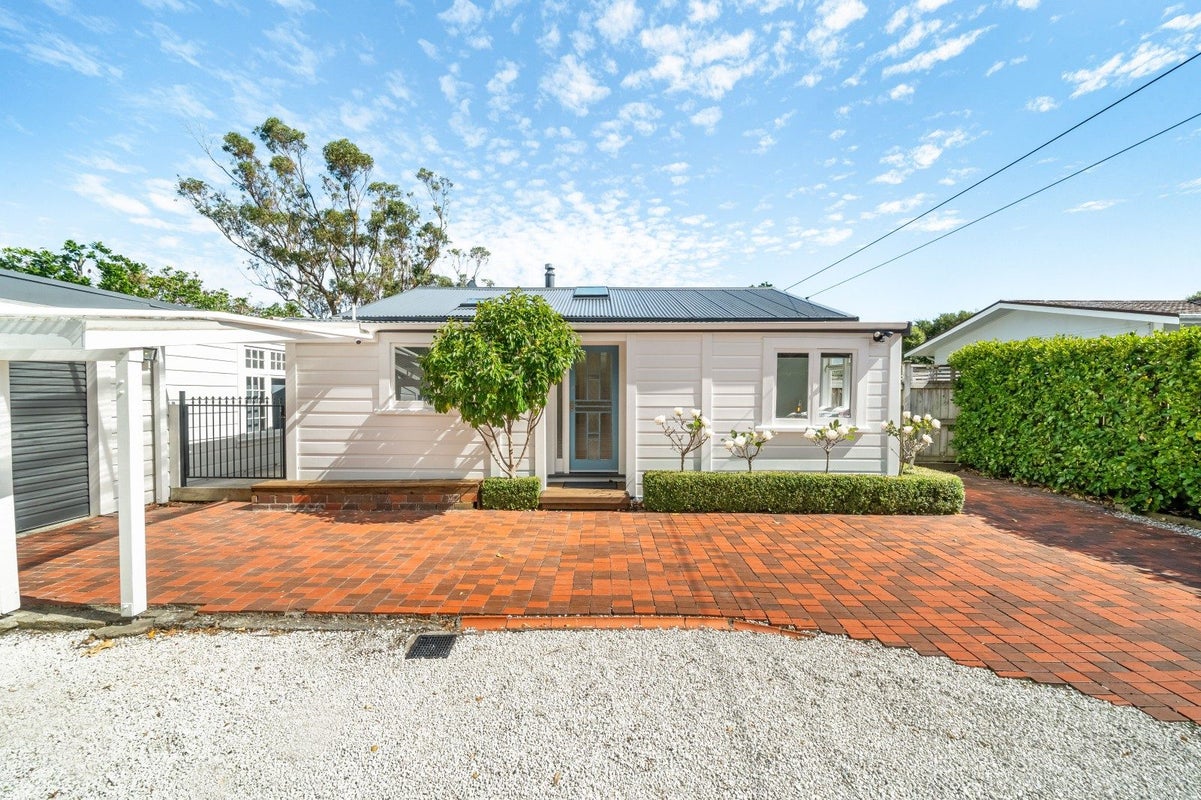 54 Awatea Street, Ranui, Porirua - Carousel 1