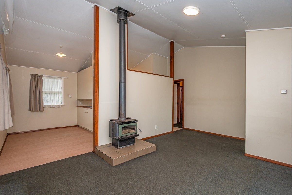 42 Seddon Street, Feilding, Feilding - Carousel 2