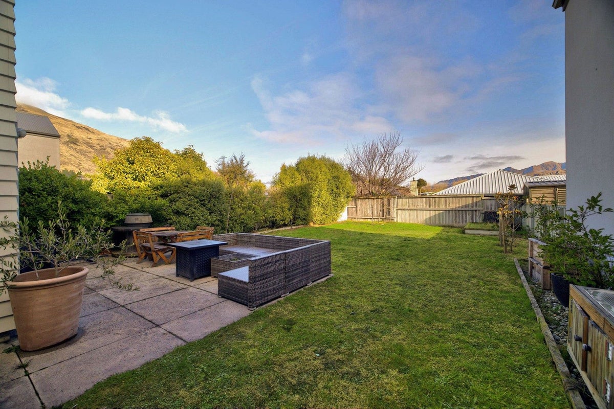 4 Onslow Road, Lake Hayes, Queenstown - Carousel 2