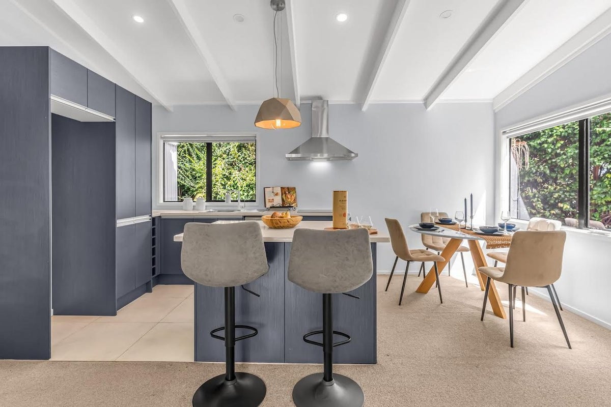 1/47 Farquhar Road, Glendene, Auckland - Carousel 2