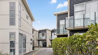27 Marine Parade, Carters Beach, Westport - Carousel 1