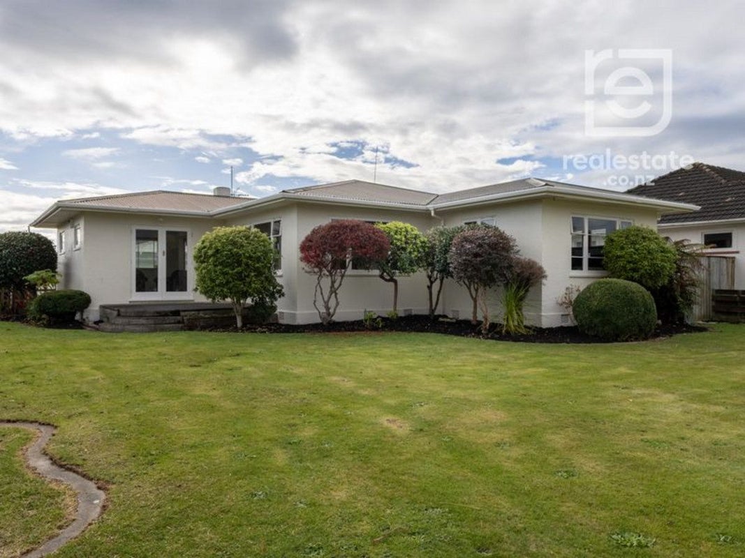 11 Aberdeen Avenue, Takaro, Palmerston North - Carousel 1