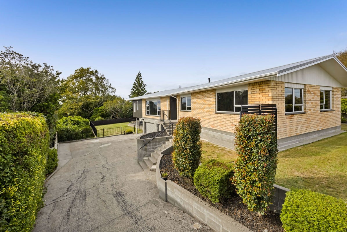 20 Truby King Street, Merrilands, New Plymouth - Carousel 1