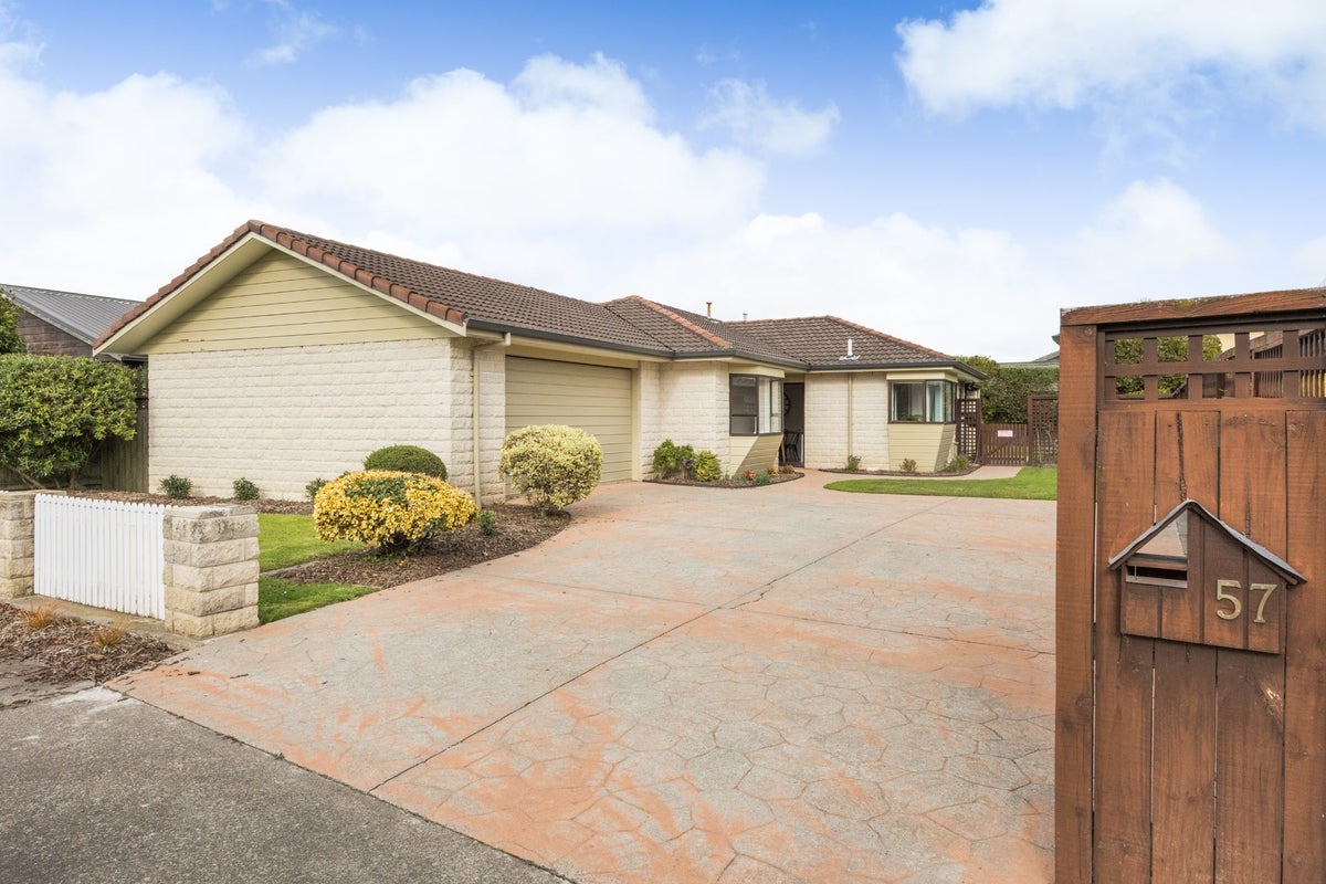 57 Clarke Avenue, Highbury, Palmerston North - Carousel 1
