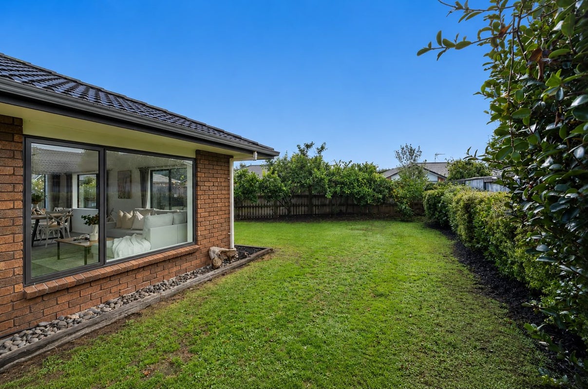 9 The Ford, Huntington, Hamilton - Carousel 18