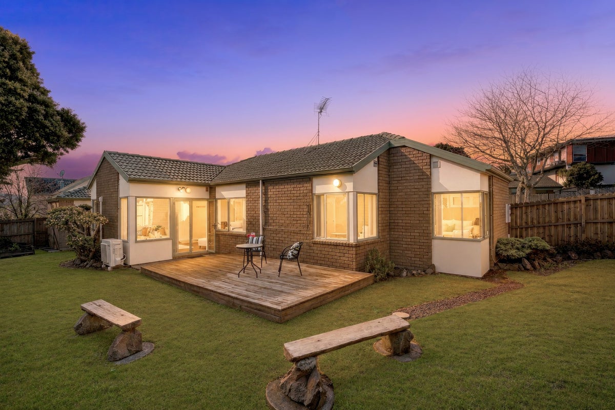 2 Blueridge Close, Sunnyvale, Auckland - Carousel 1