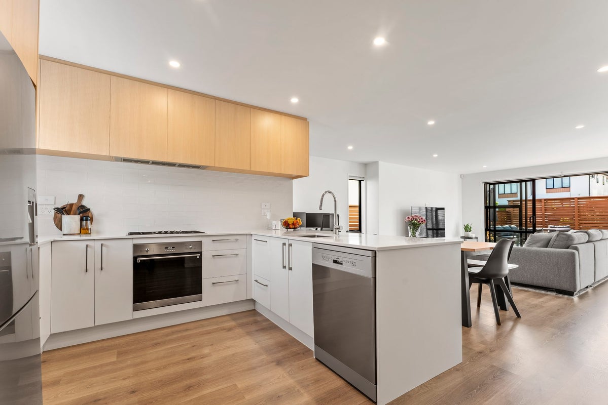 10 Orca Drive, Stanmore Bay, Whangaparaoa - Carousel 2