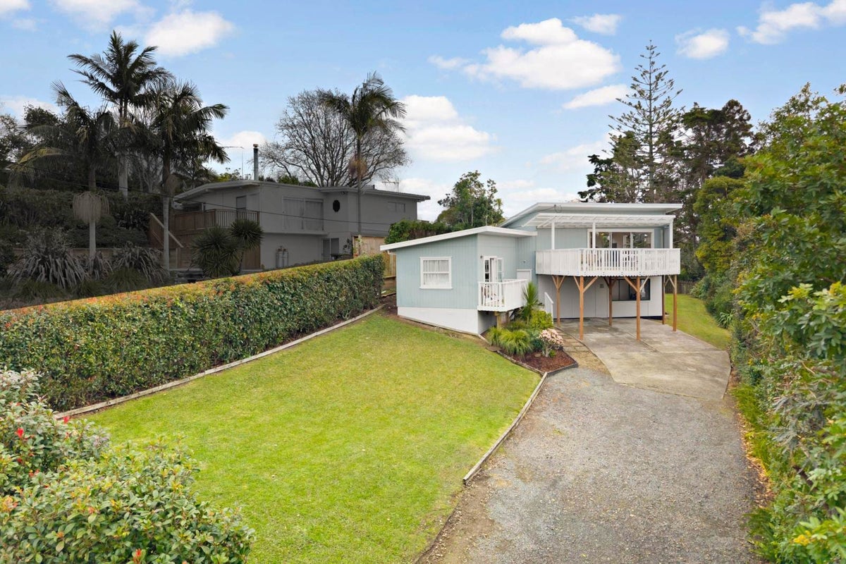 36 D'Oyly Drive, Stanmore Bay, Whangaparaoa - Carousel 1