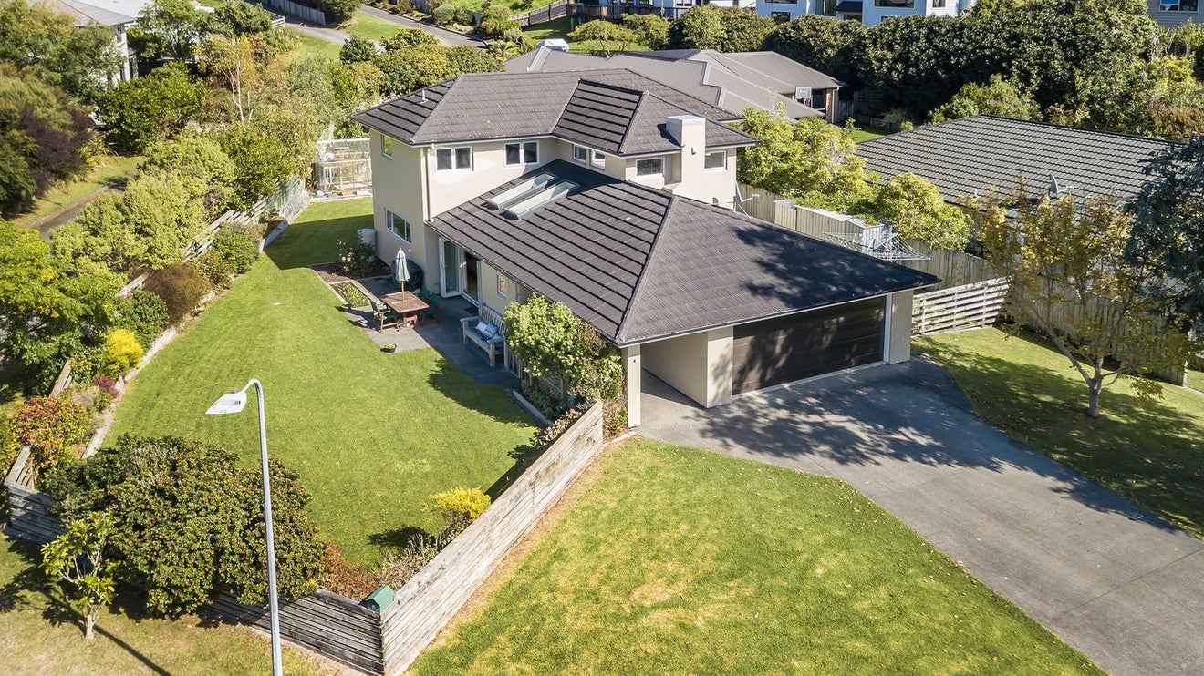 4 Botany Lane, Whitby, Porirua - Carousel 1