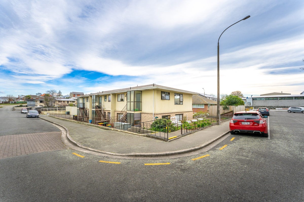 4/2 Napier Street, Parkside, Timaru - Carousel 2