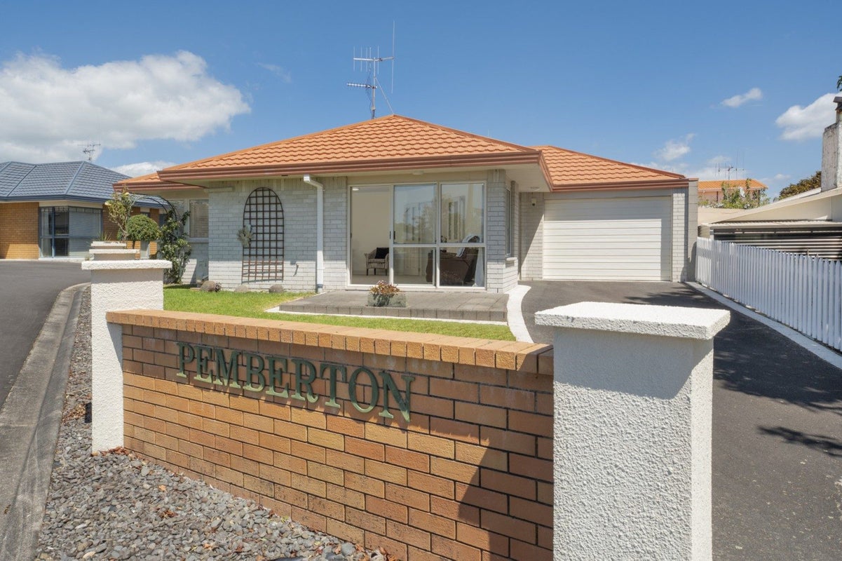 7/42 Pemberton Crescent, Greerton, Tauranga - Carousel 1