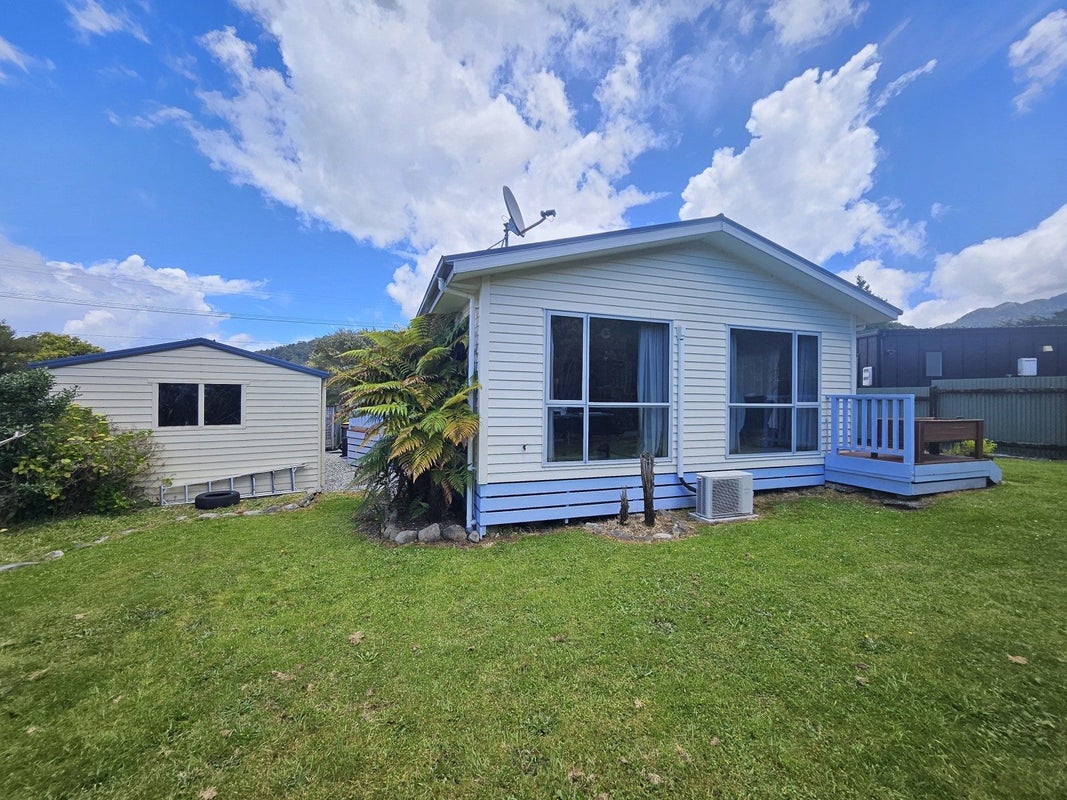 34 Hilton Street, Blackball, Greymouth - Carousel 12