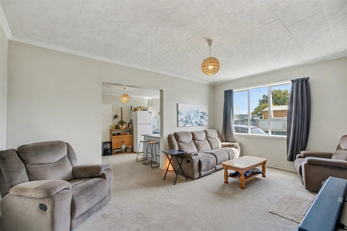 136 Russell Street, Westport, Westport - Carousel 2