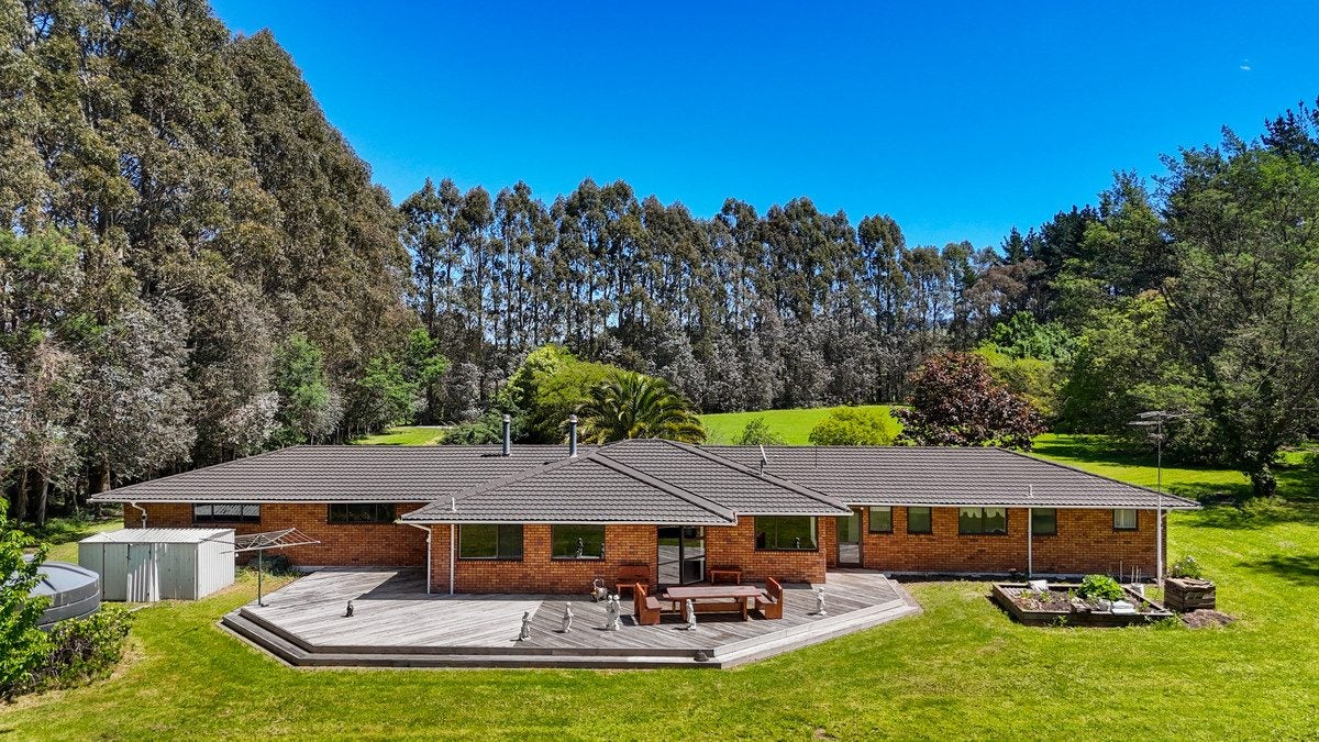 128 Tararua Drive, Upper Plain, Masterton - Carousel 1
