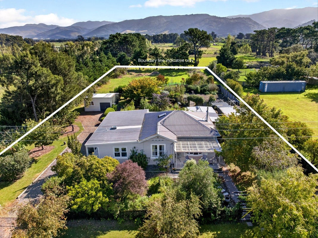 32 Murphys Line, Featherston, Featherston - Carousel 1