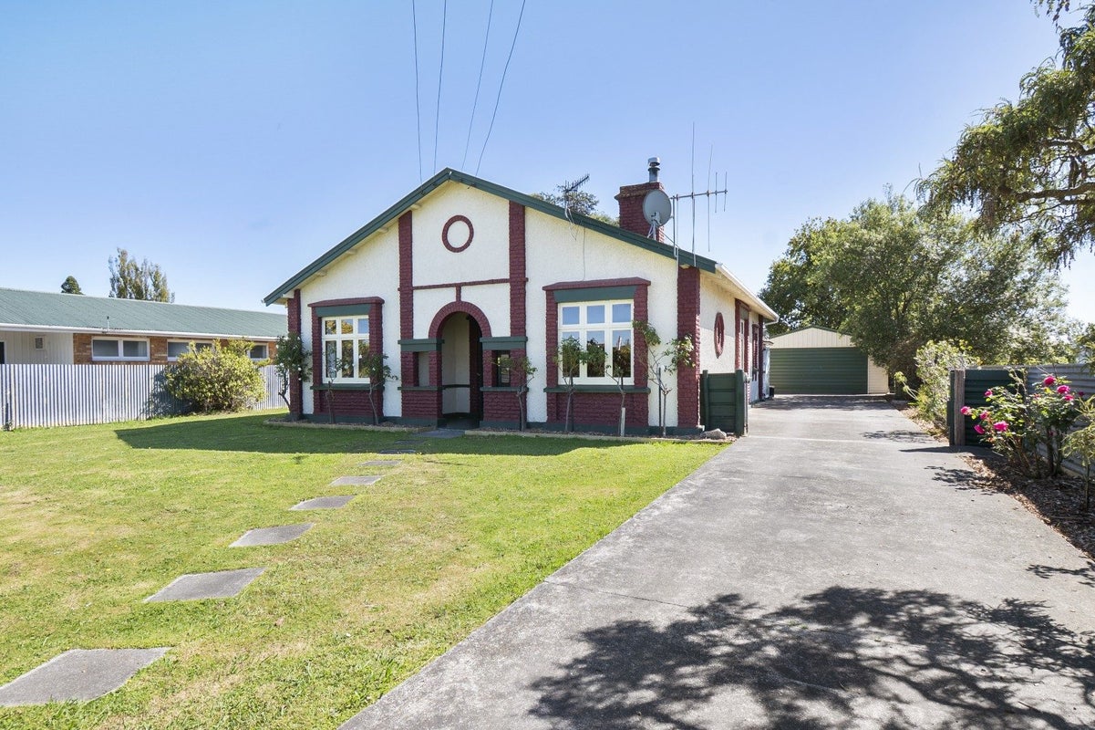 4 Kairanga Bunnythorpe Road, Bunnythorpe, Palmerston North - Carousel 1