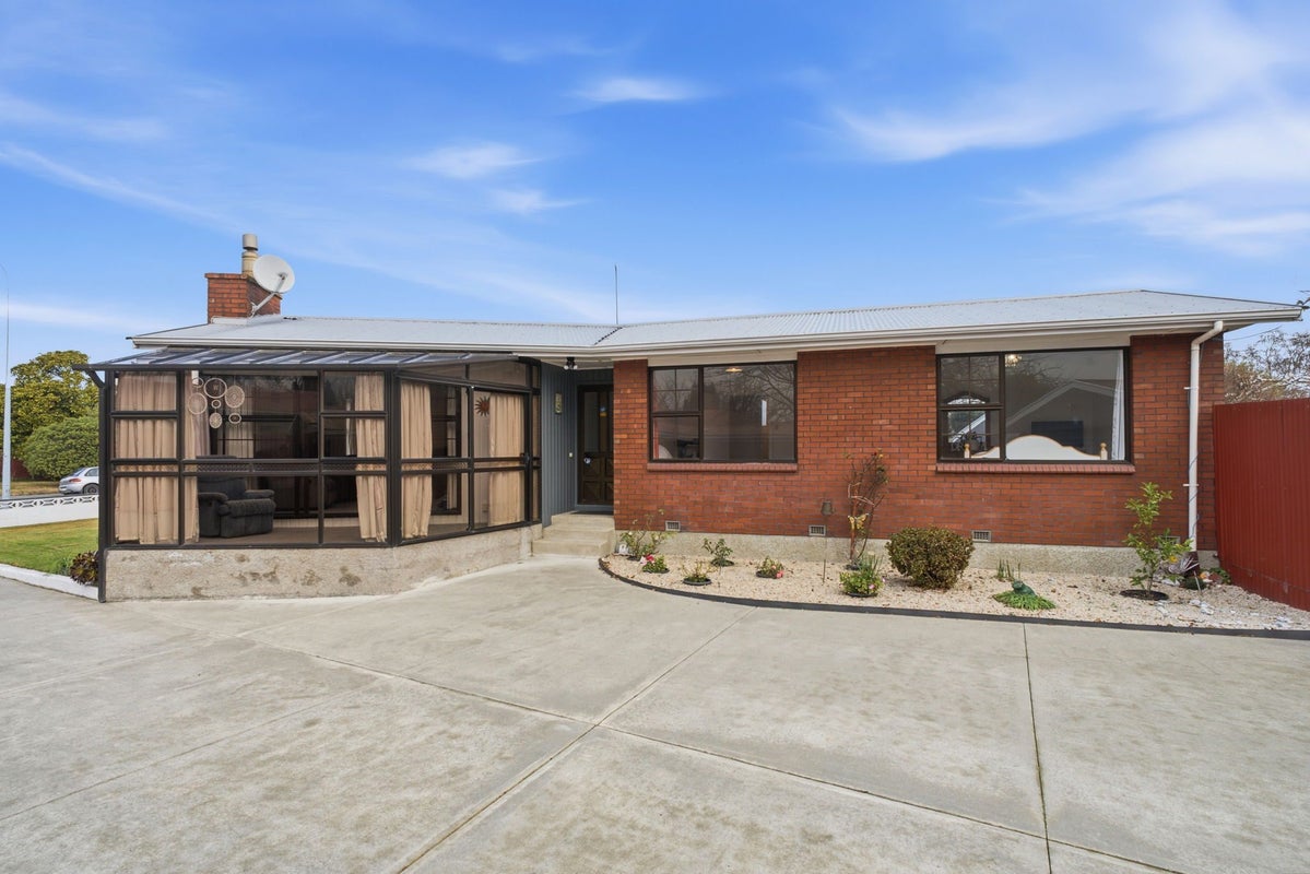 27 Florida Street, Hornby, Christchurch - Carousel 1