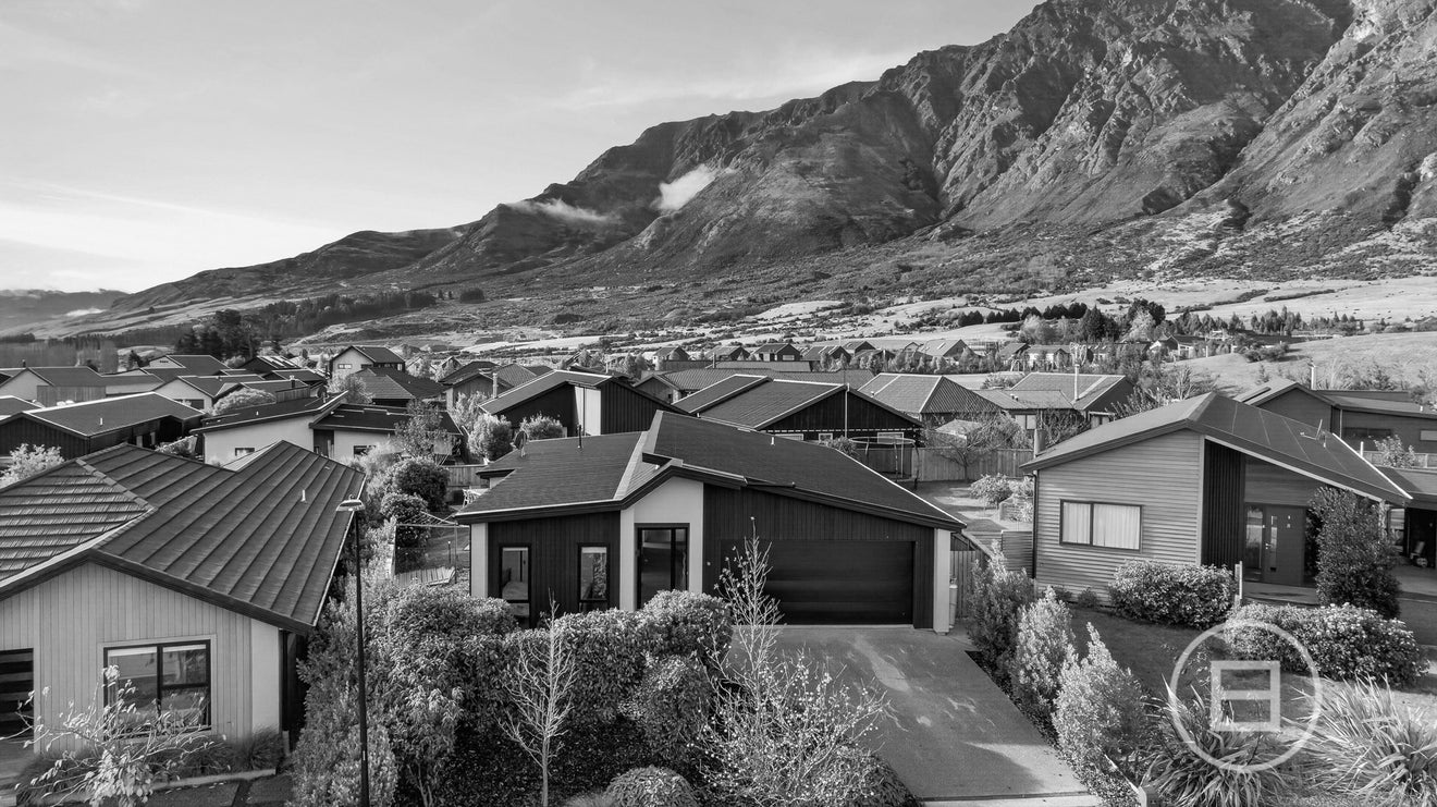 10 Shepherd Road, Jacks Point, Queenstown - Carousel 1
