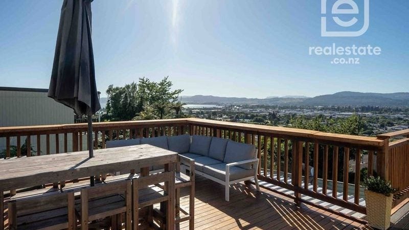 25 Russell Crescent, Western Heights, Rotorua - Carousel 1