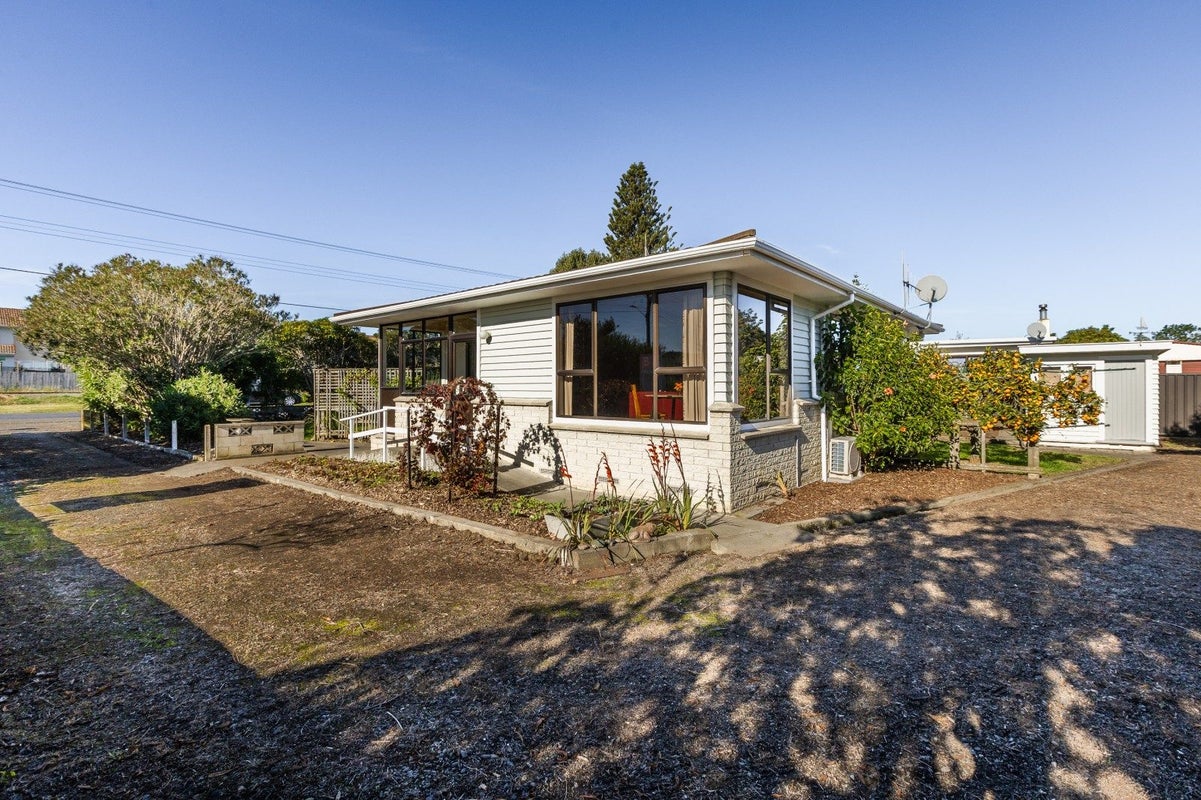 29 Domain Road, Westshore, Napier - Carousel 1