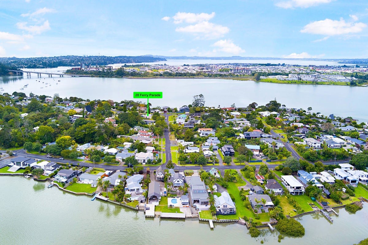 28 Ferry Parade, Herald Island, Auckland - Carousel 2