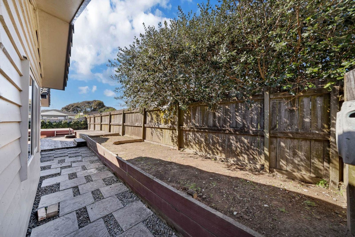 12 John Broad Place, Flat Bush, Auckland - Carousel 24