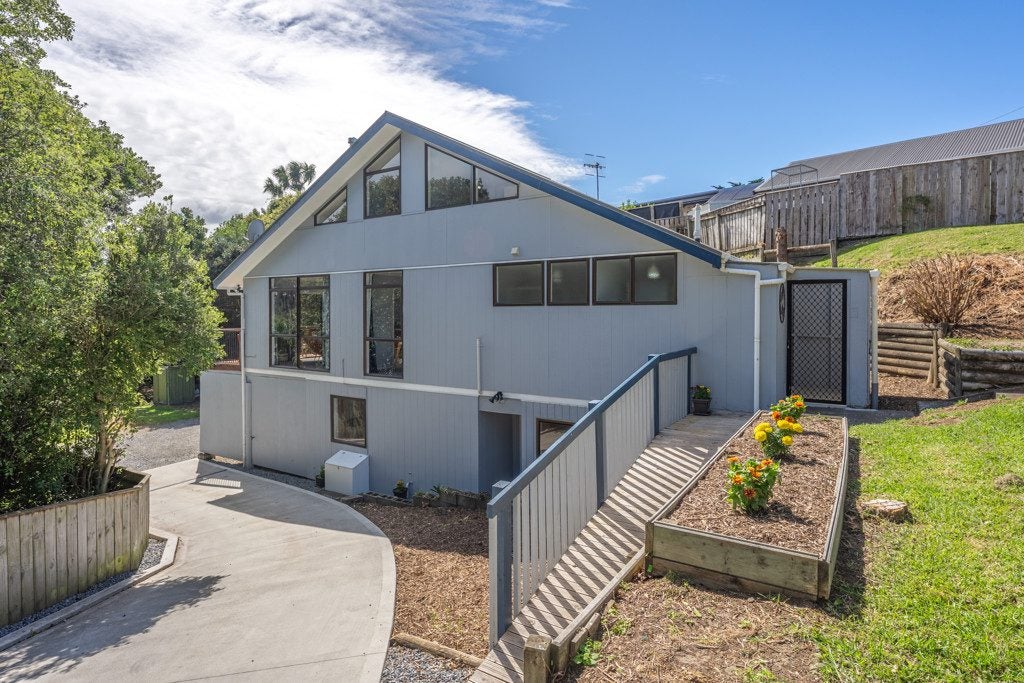 85 Leinster Avenue, Raumati South, Paraparaumu - Carousel 1