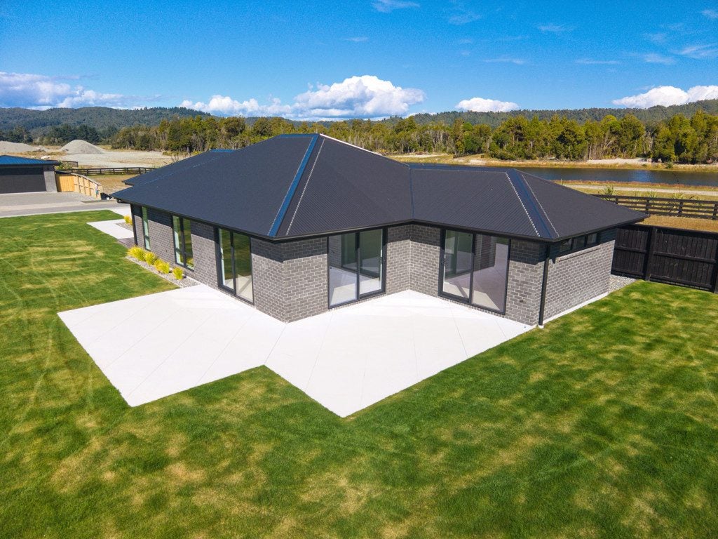11A Hinau Crescent, Kaiata, Greymouth - Carousel 2