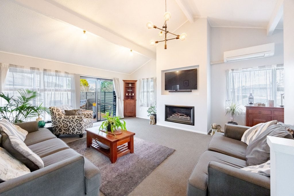 402 Park Road South, Akina, Hastings - Carousel 1