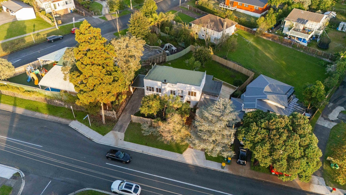 158 Hutchinson Avenue, New Lynn, Auckland - Carousel 1