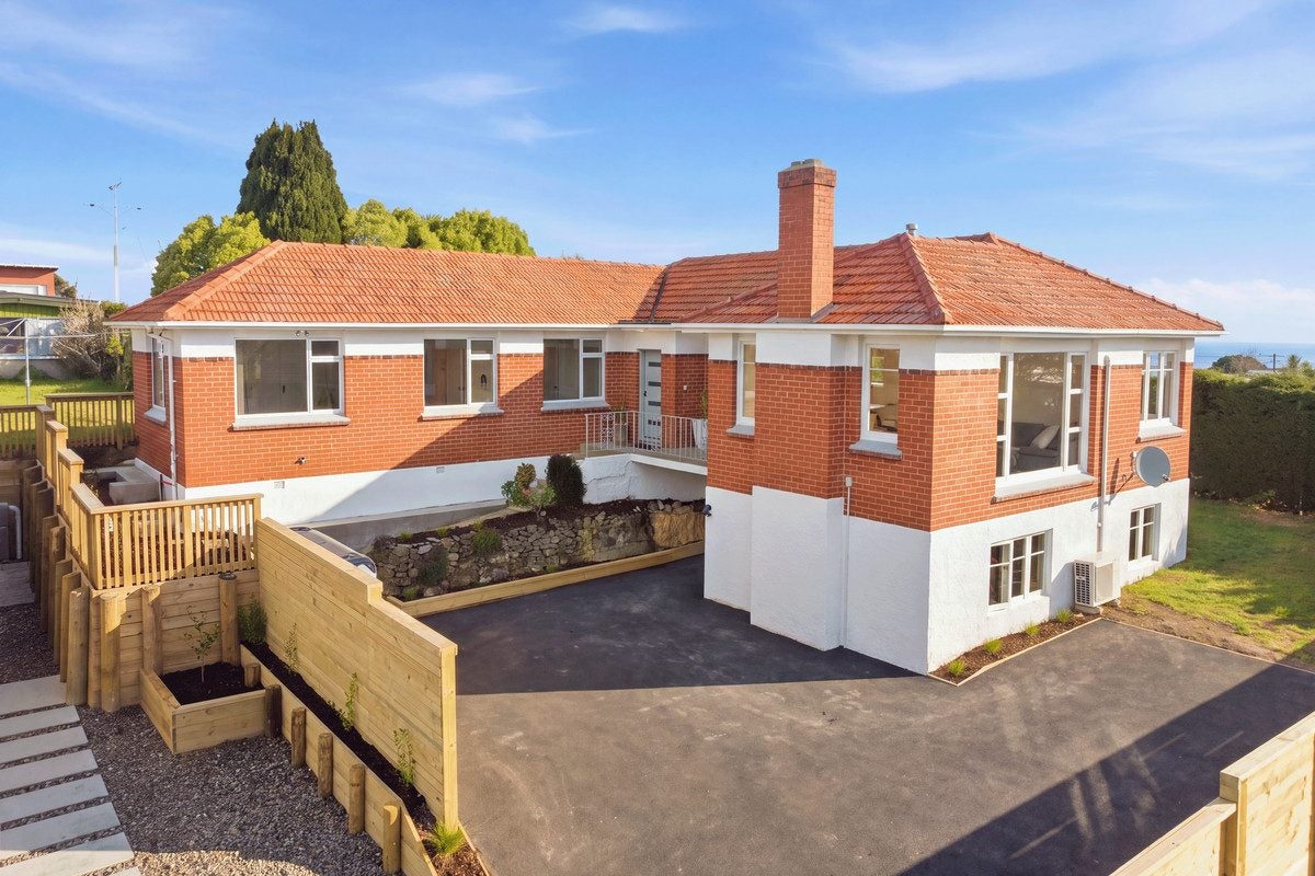 72 Dunrobin Street, Waverley, Dunedin - Carousel 1
