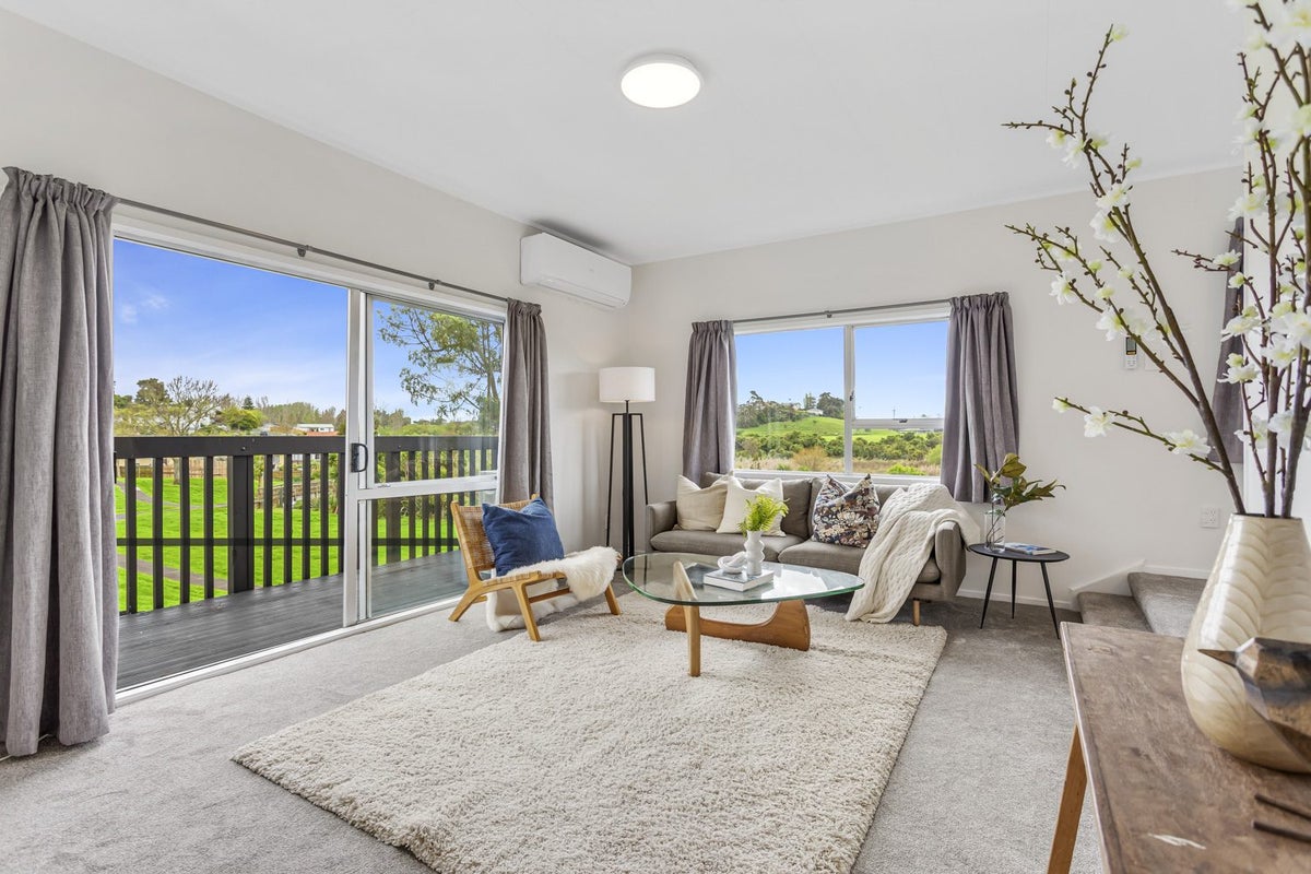 34 Lendenfeld Drive, Papatoetoe, Auckland - Carousel 2