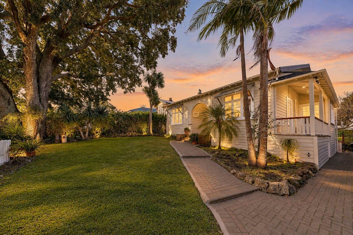 22 Ashton Road, Mount Eden, Auckland - Carousel 1