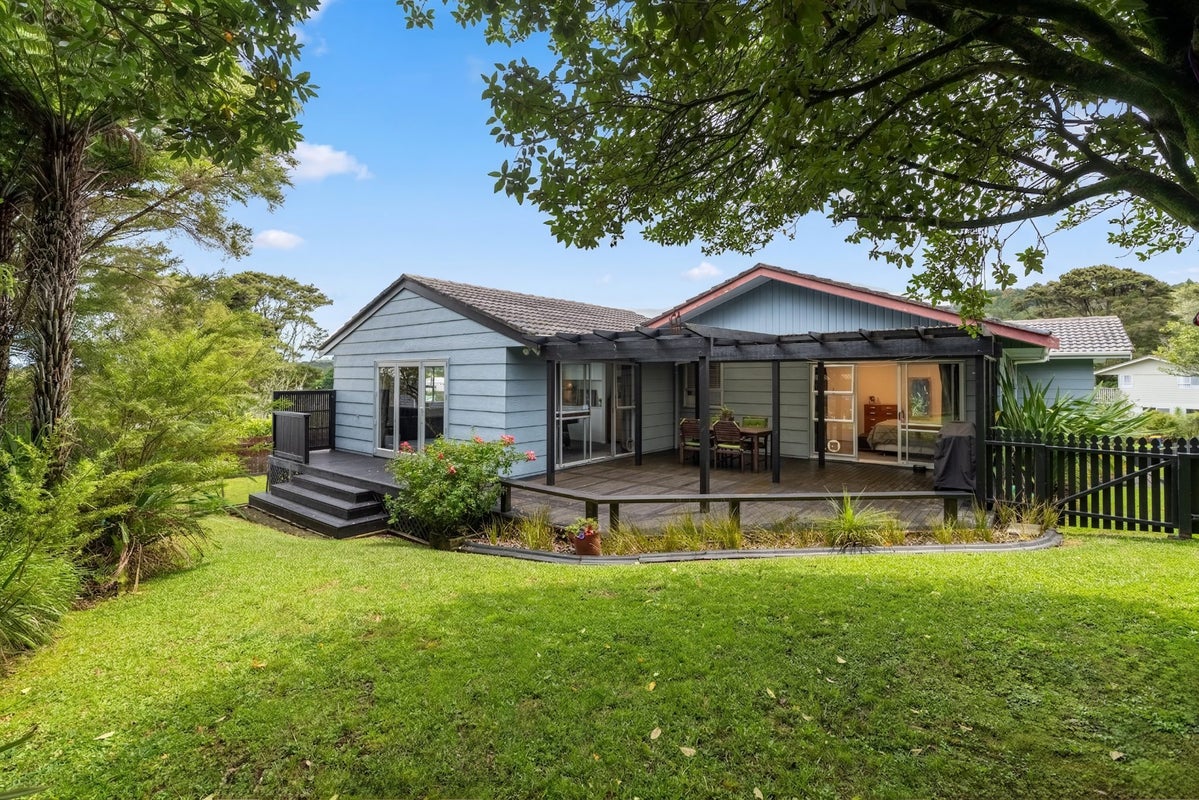 23 Annison Avenue, Glen Eden, Auckland - Carousel 1