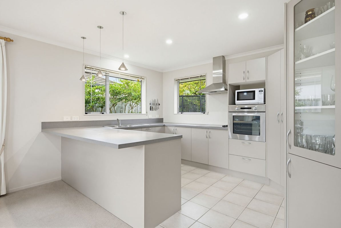 9 Essex Terrace, Stoke, Nelson - Carousel 2