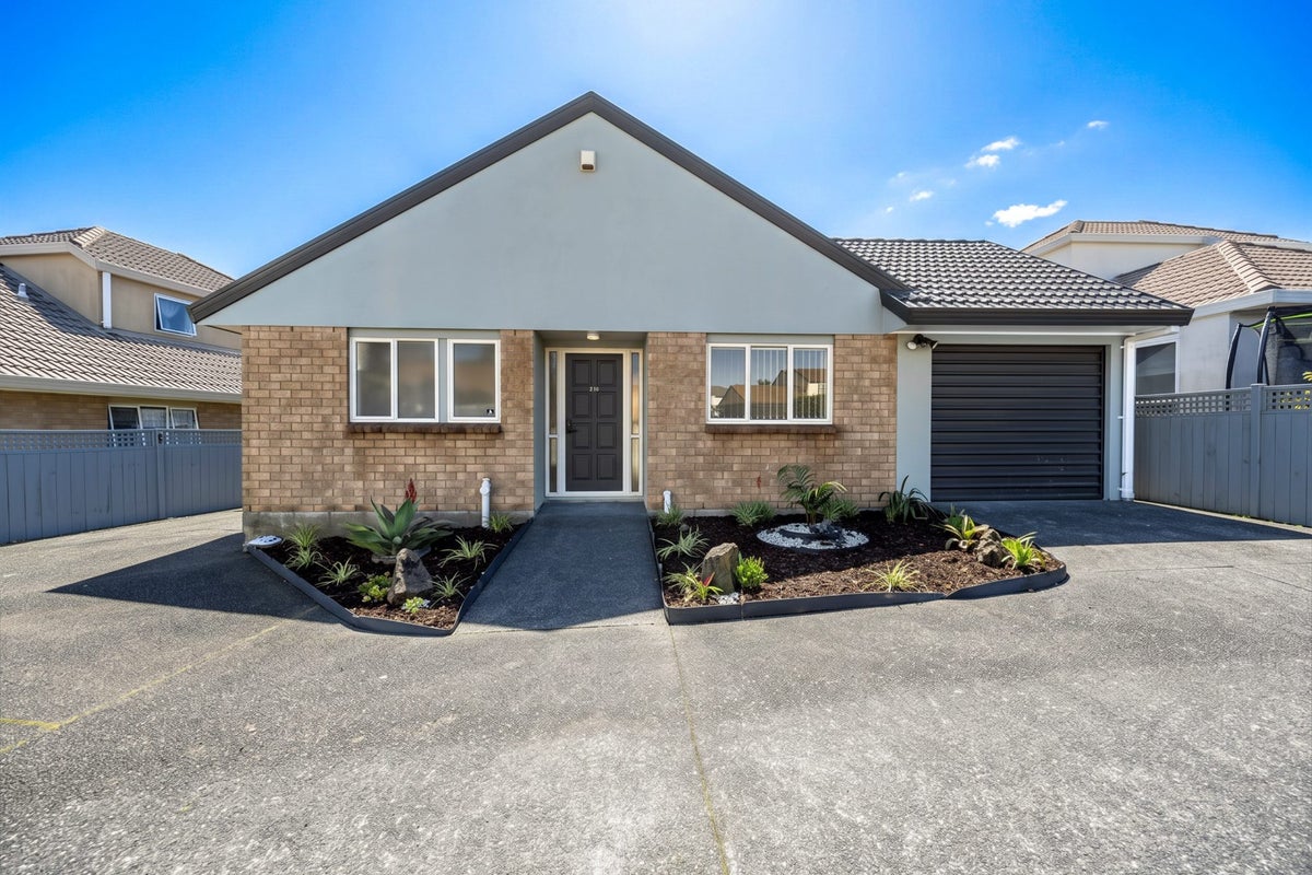 27B Central Park Drive, Te Atatu South, Waitakere City, Auckland - Carousel 1