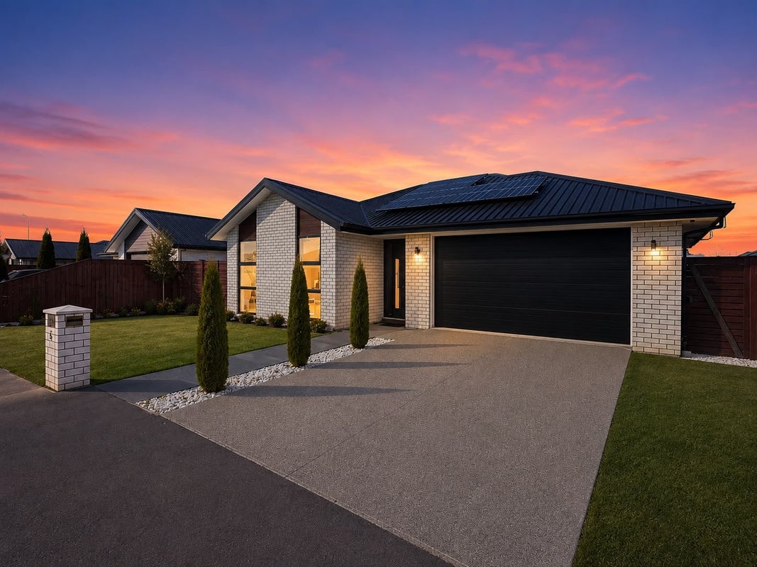 5 Dahlia Drive, Wigram, Christchurch - Carousel 1