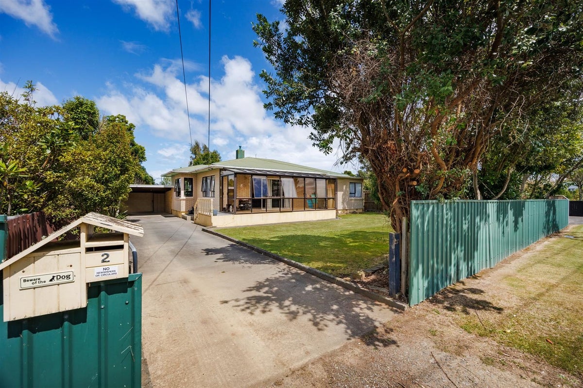 2 Oaklea Avenue, Marton, Marton - Carousel 1