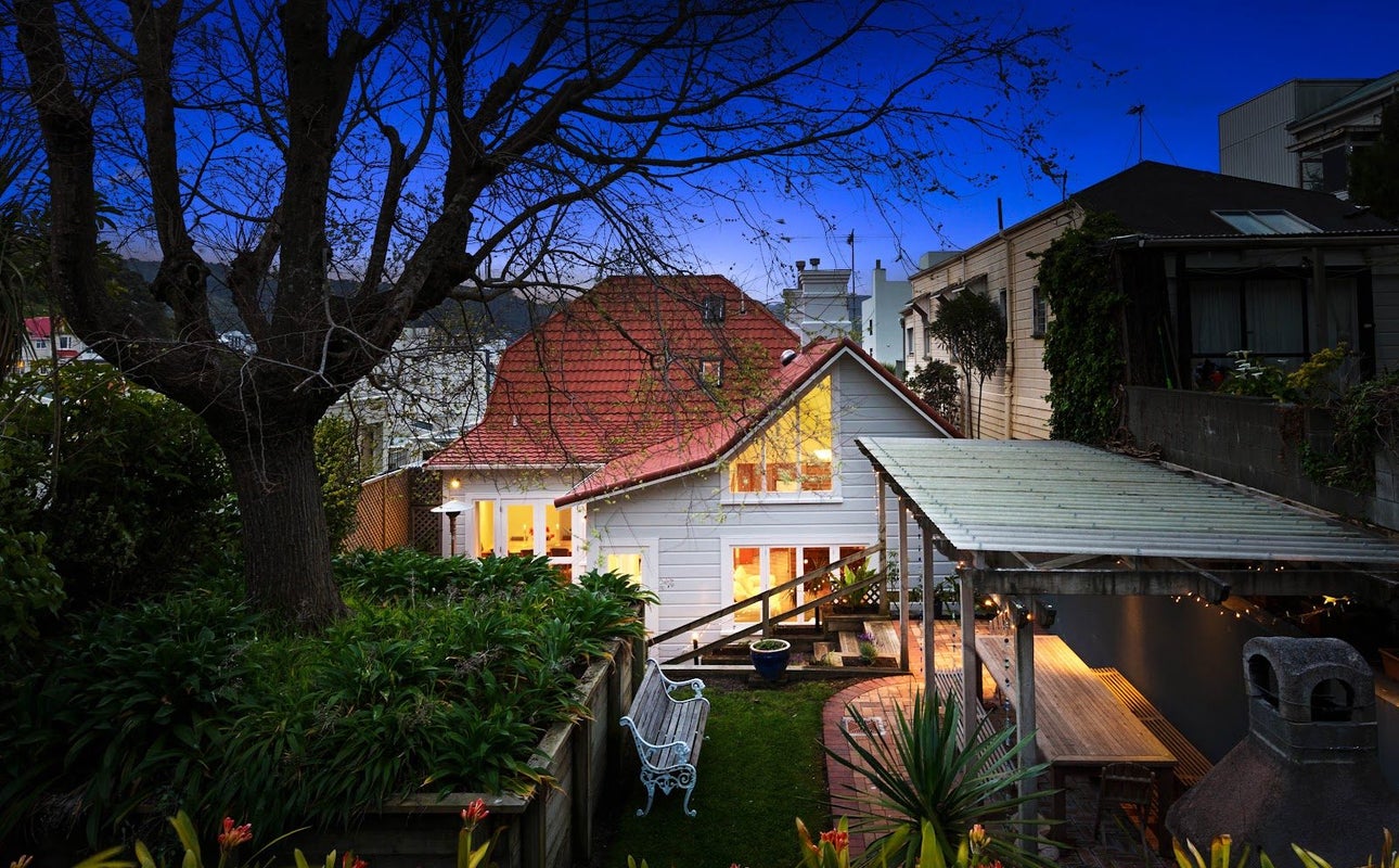 210 Oriental Parade, Oriental Bay, Wellington - Carousel 1