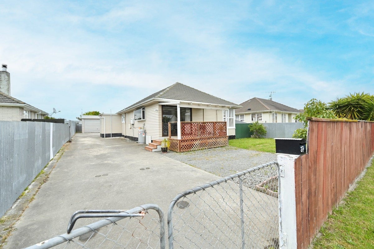 37 Constable Crescent, Onekawa, Napier - Carousel 1