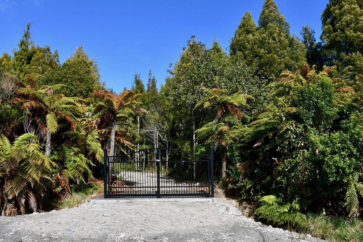 46 Sunset Heights Road, Karamea, Karamea - Carousel 1